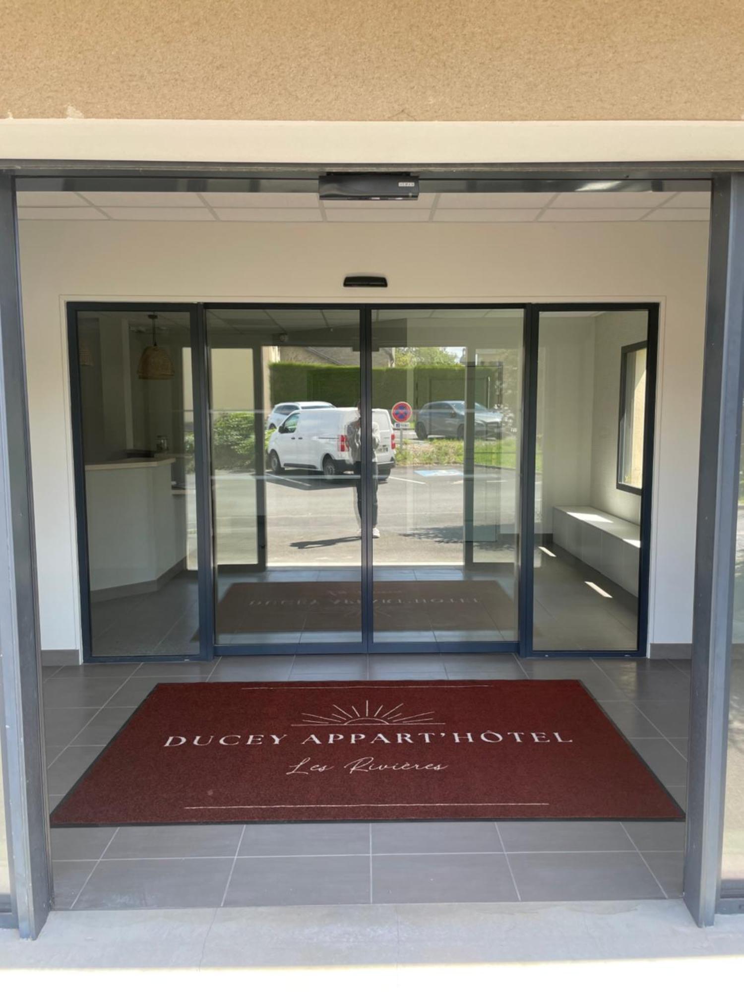 Ducey Appart'Hotel - Les Rivieres Exterior photo